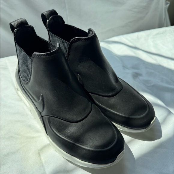 Nike Shoes - Today Sale ‼️ NIKE Black Slip-On Unisex Sneakers